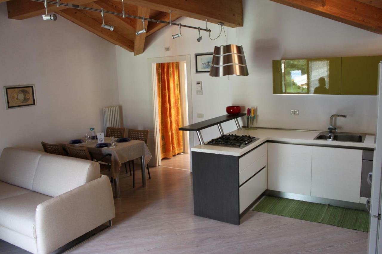 Appartement Mansarda Di Alex E Nataly à Calceranica al Lago Extérieur photo