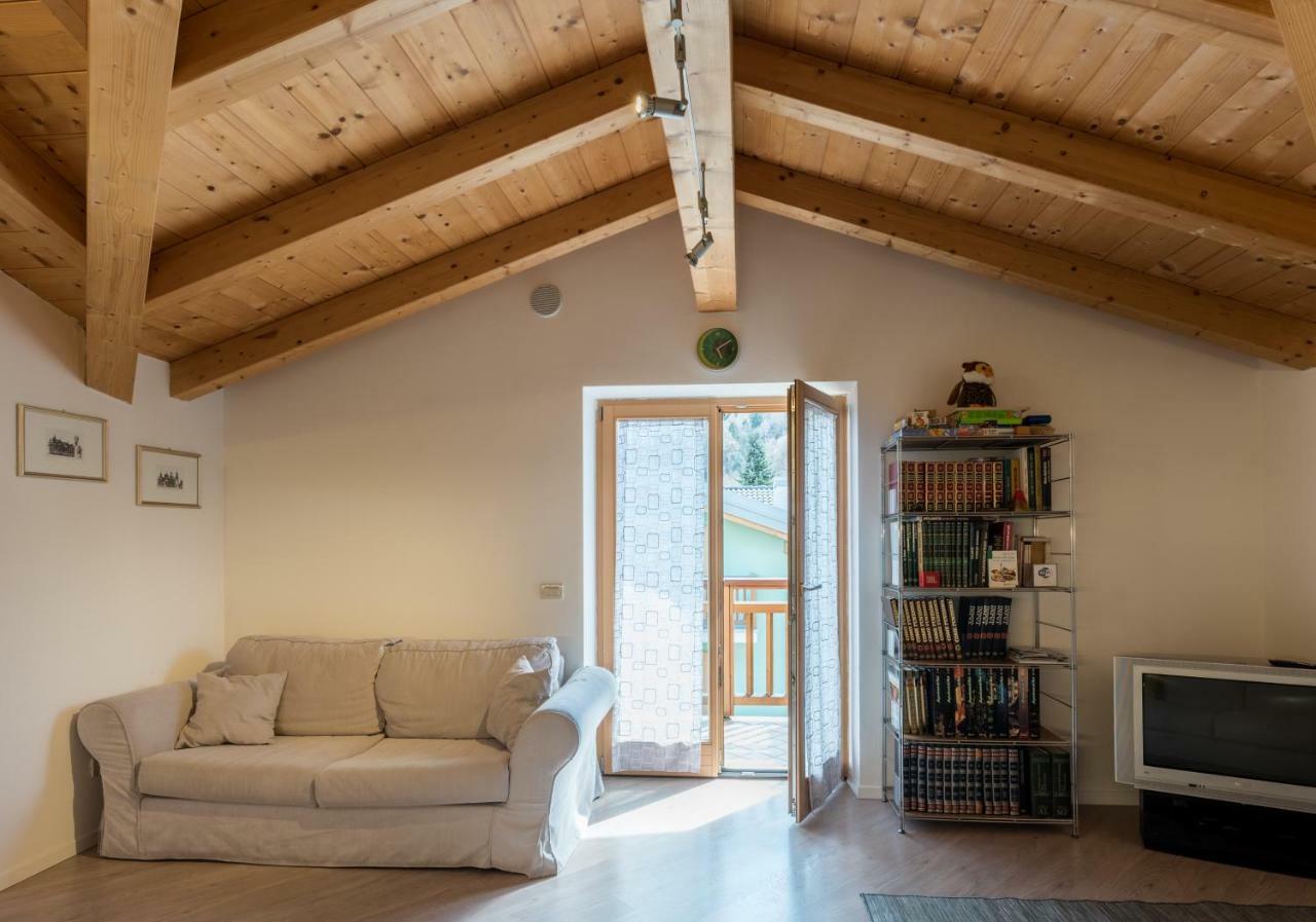 Appartement Mansarda Di Alex E Nataly à Calceranica al Lago Extérieur photo